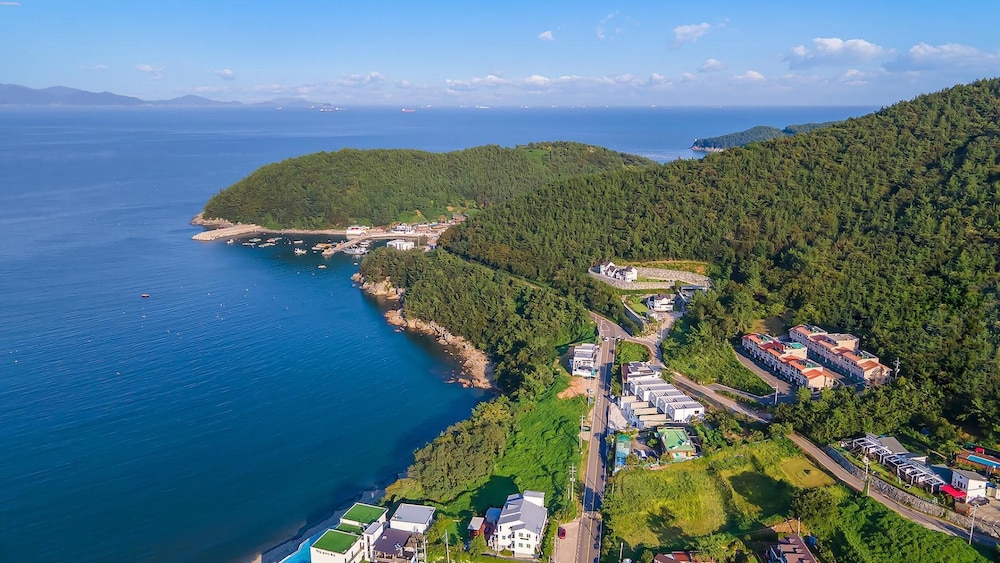 Yeosu Liposo Poolvilla