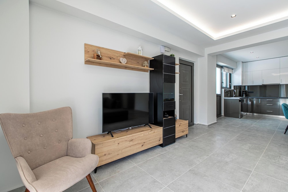 Neaira Apartments