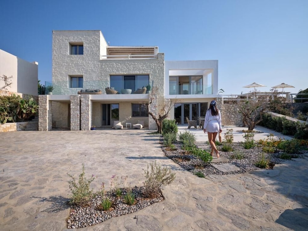 Empire Luxury Villas