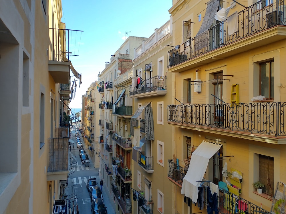 Barceloneta Apartment With Balcony