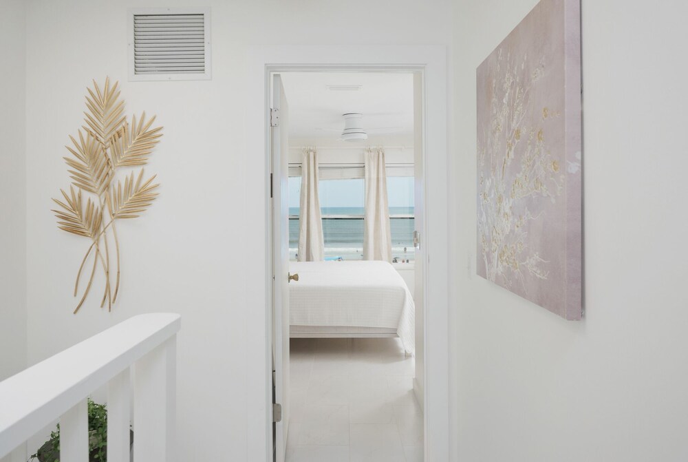 Surfside Six F, photo 34