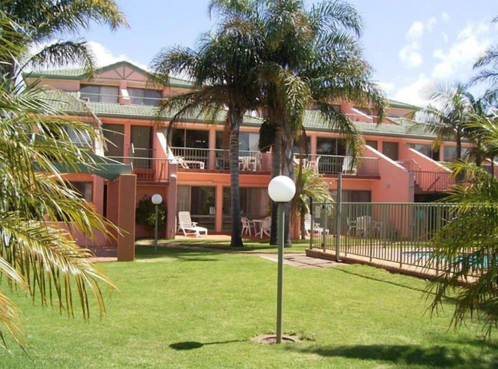 Tuscany Apartments