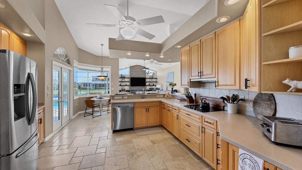 Waterfront Punta Gorda Isles 3 Bedroom pool hot tub, dock, bikes office 3 Home