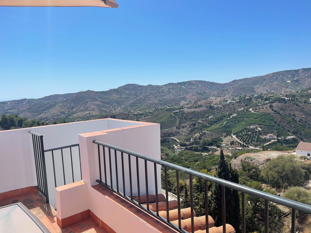 Cd-2063 Three Bedroom With Roof Terrace