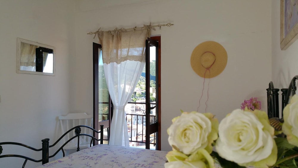B&b Rooms Urzulei