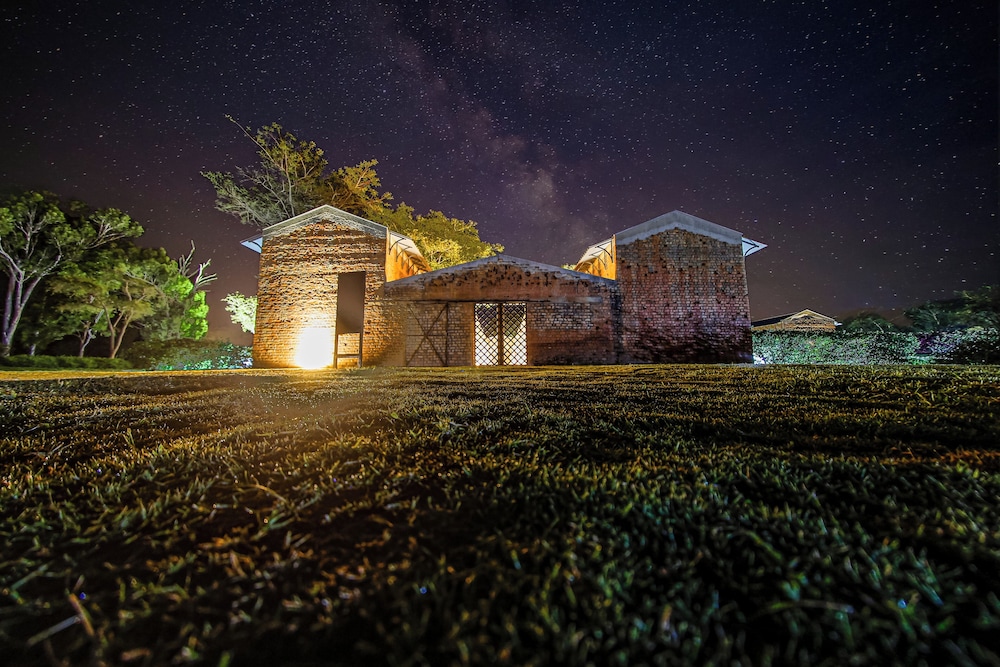 Mumba Lodge by Flow