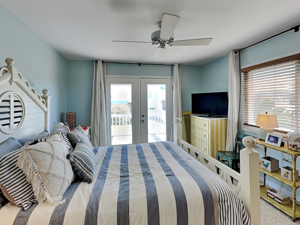 The Shell Collector by Topsail Realty