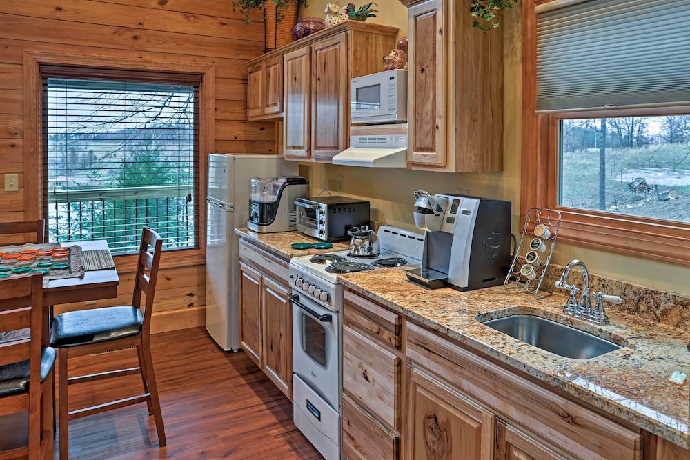 Cozy East Bernstadt Cabin w/ Porch Fishing Lake! - Property Image 17