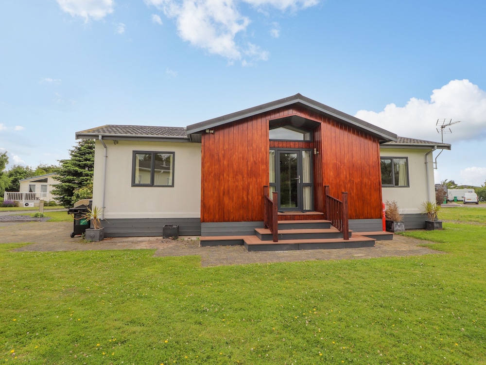 Honeysuckle Lodge