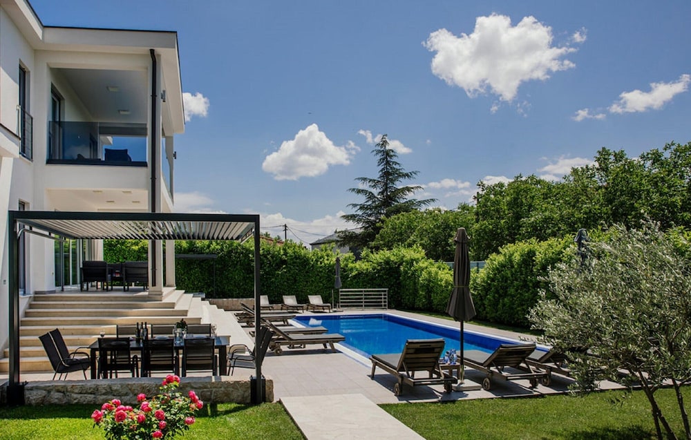 Villa in Imotski Near Blue & Red Lakes