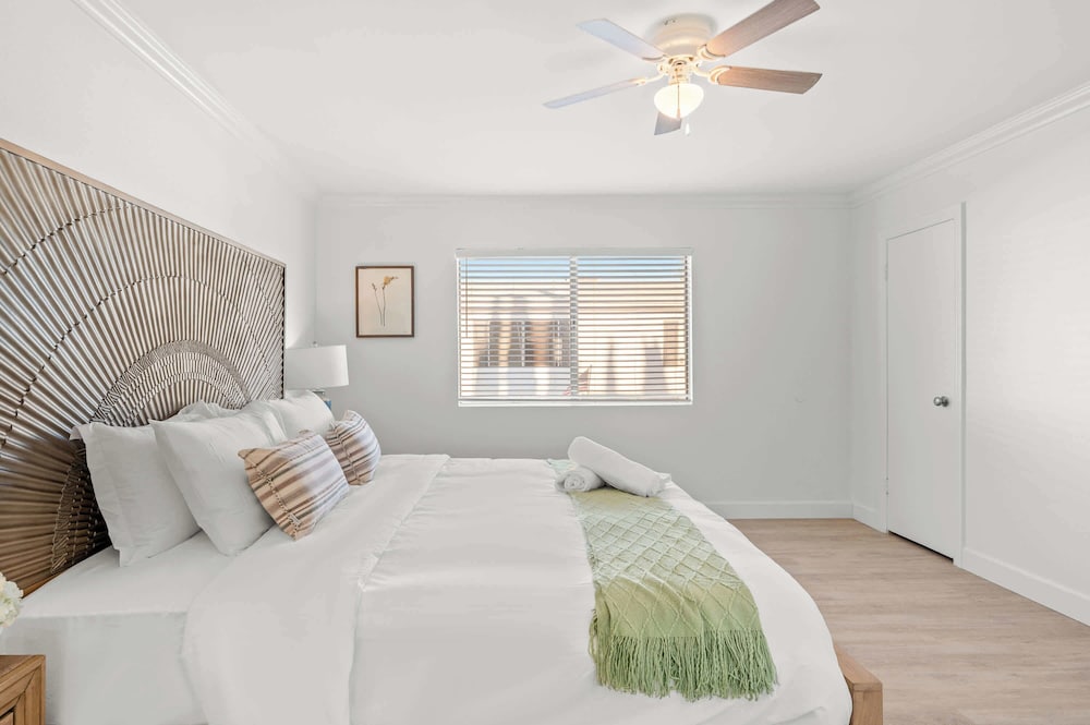 Modern Glendora Retreat Family Getaway Near Cal Poly & Mt. SAC
