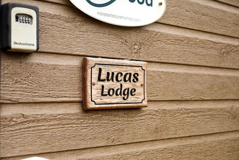 Host Stay Lucas Lodge