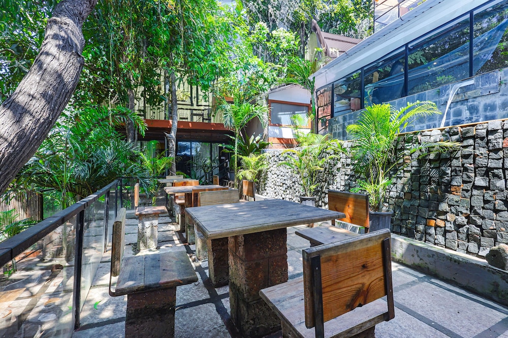 FabHotel Hillora Coastal Resort