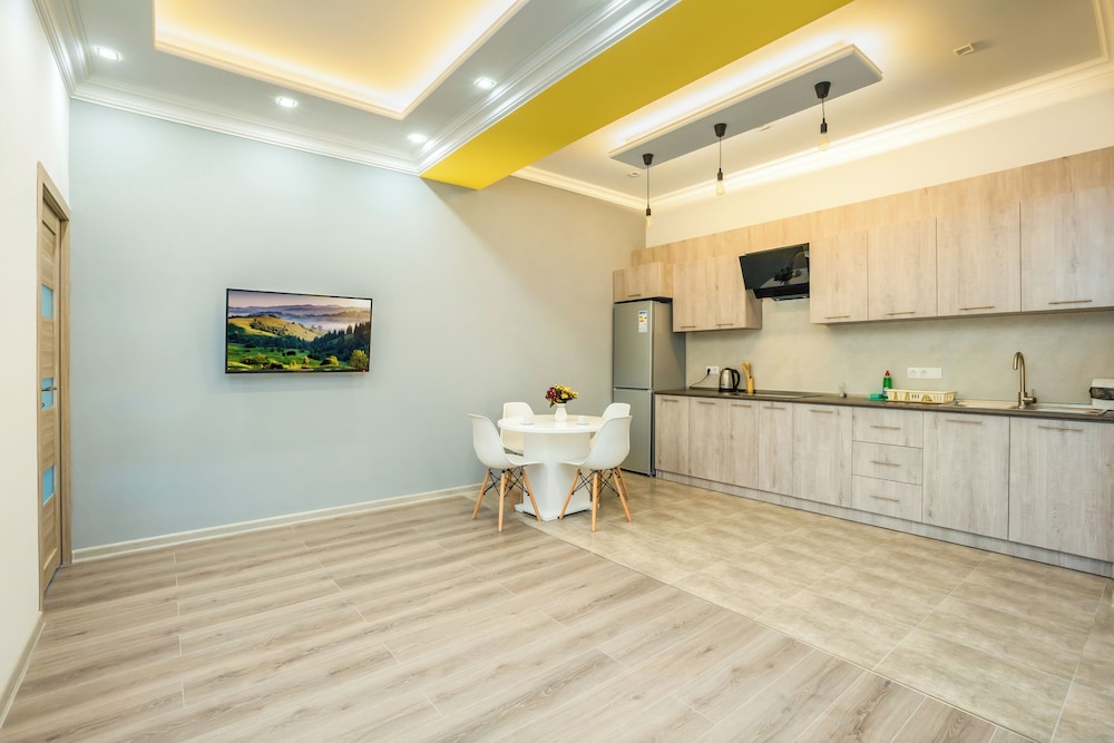 Stay Inn on Yekmalyan St