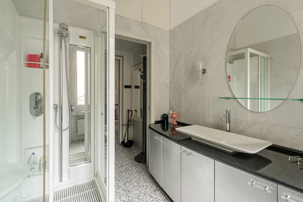 Elegant Apartment Near Duomo