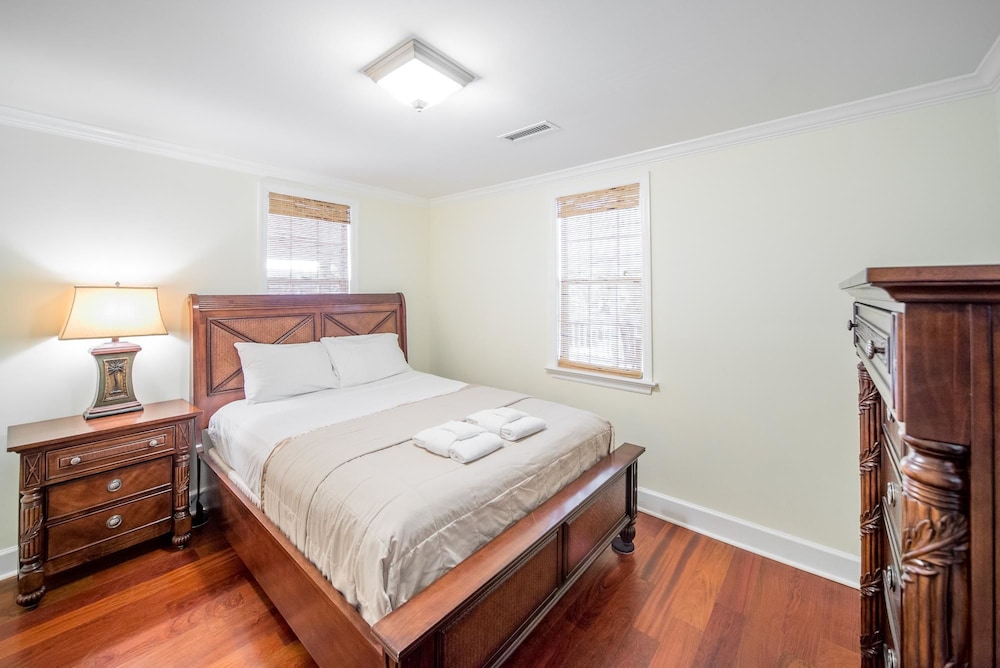 Charleston Vacations - E Ashley 308 2 Bedroom Holiday Home By My Ocean Rentals - Property Image 2