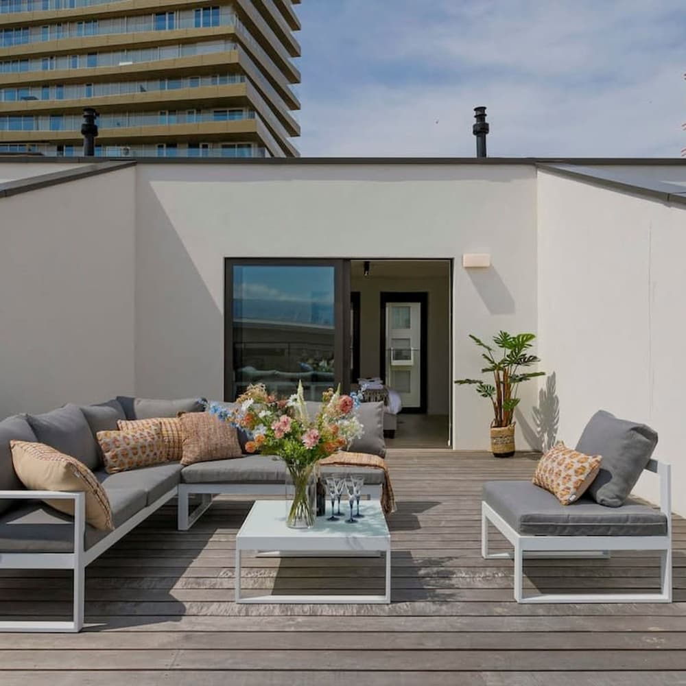 Brand new Family House With Roof Terrace