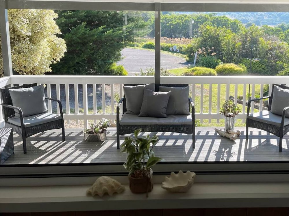 Killarney Coastal Country Retreat Spa Pet Friendly Fireplace