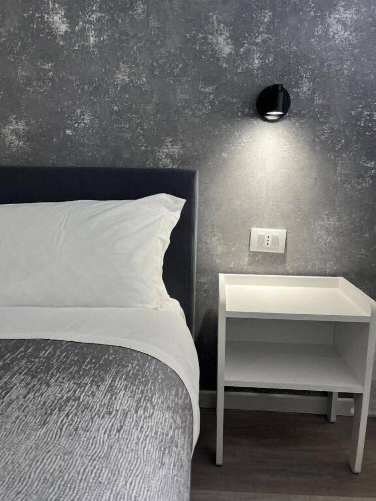 Tiburtina Urban Rooms