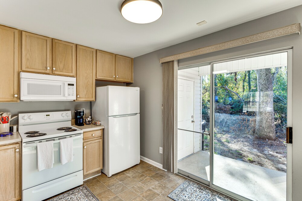 3 Mi to Fsu: Townhome w/ Patio in Tallahassee!