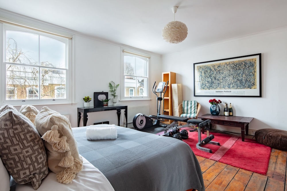 Cozy 2BR Near Notting Hill & Hyde Park