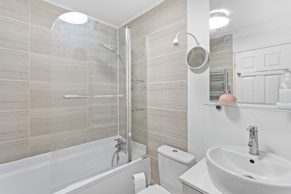 Cozy 2 Bed Apartment Close to Lcy & Excel