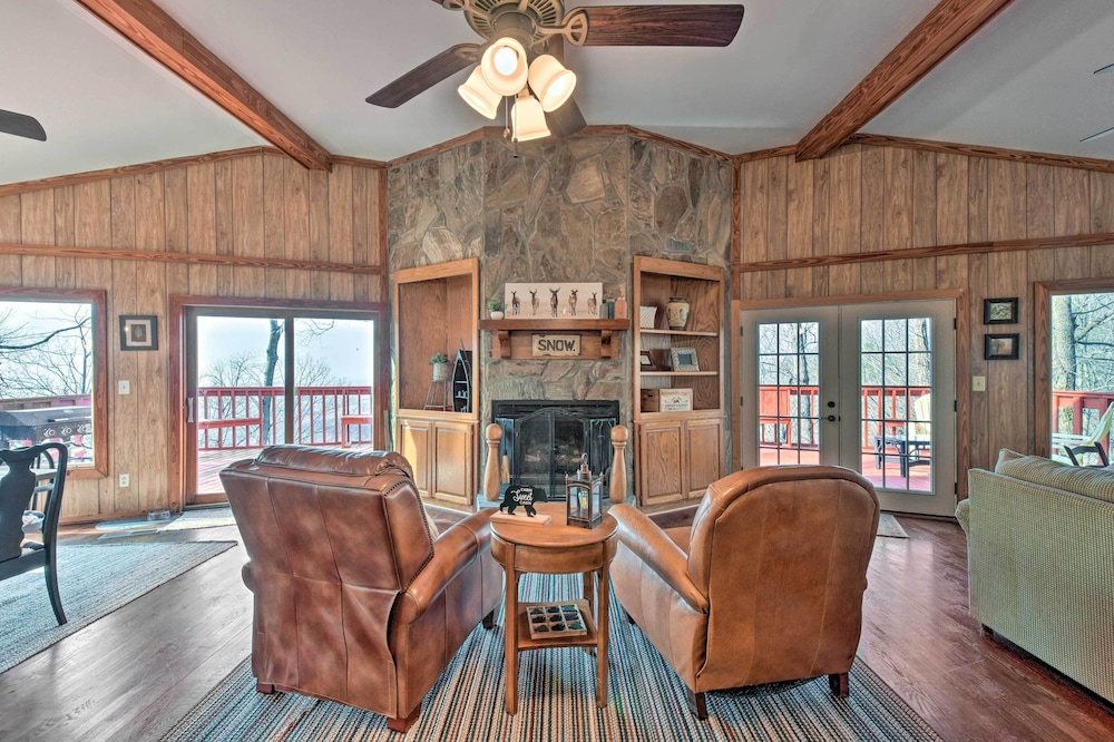 Rustic Ranger Cabin w/ Amazing Mountain Views view 5