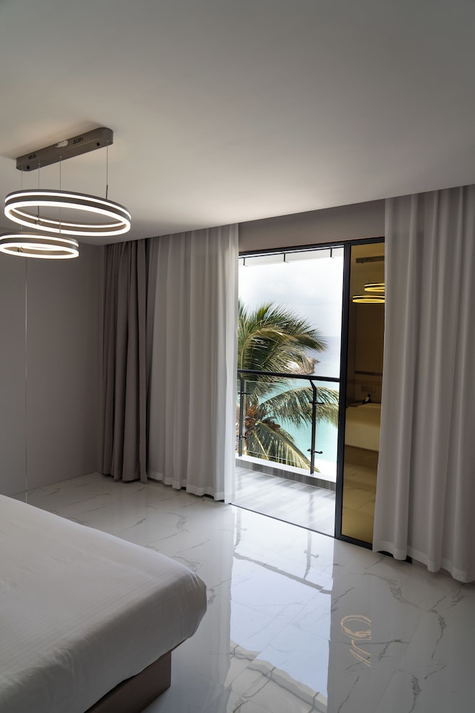 Wings by Hawks Hotels Kamadhoo Baa Atoll