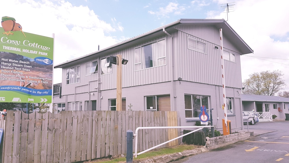 Cosy Cottage Thermal Holiday Park