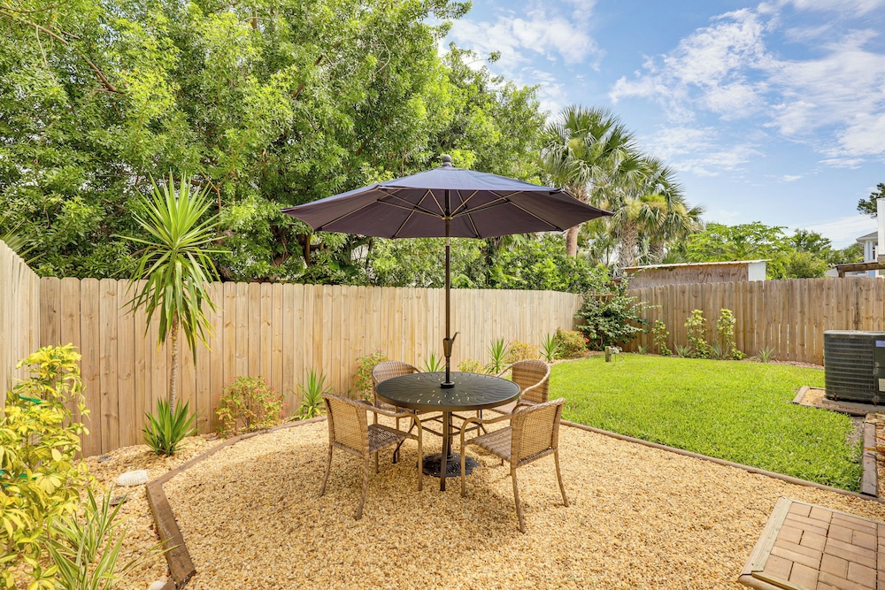 1 Block to Beach, Patio: Updated St Augustine Home