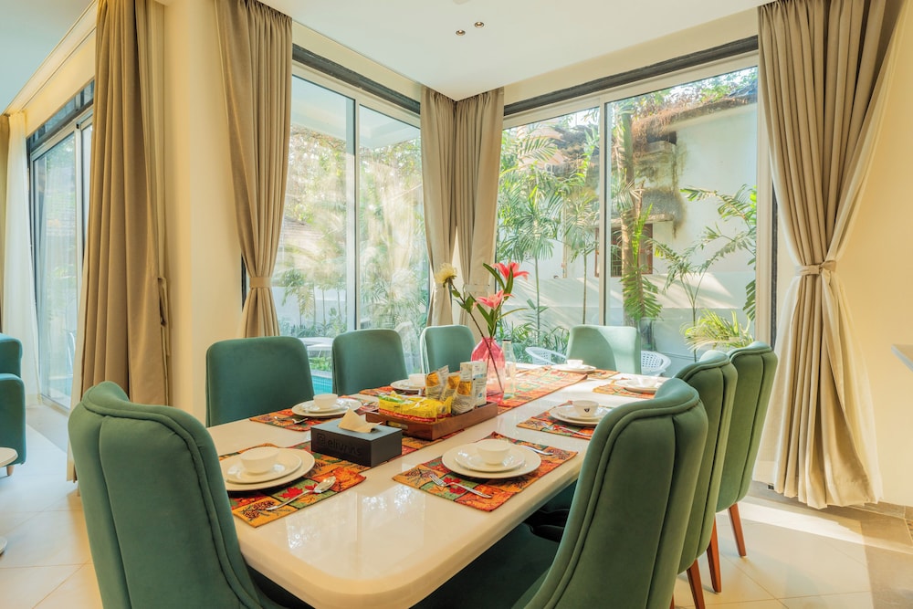 ELIVAAS Laguna Camellia | Luxe 4 BHK Villa Near Popular Beaches with Private Pool
