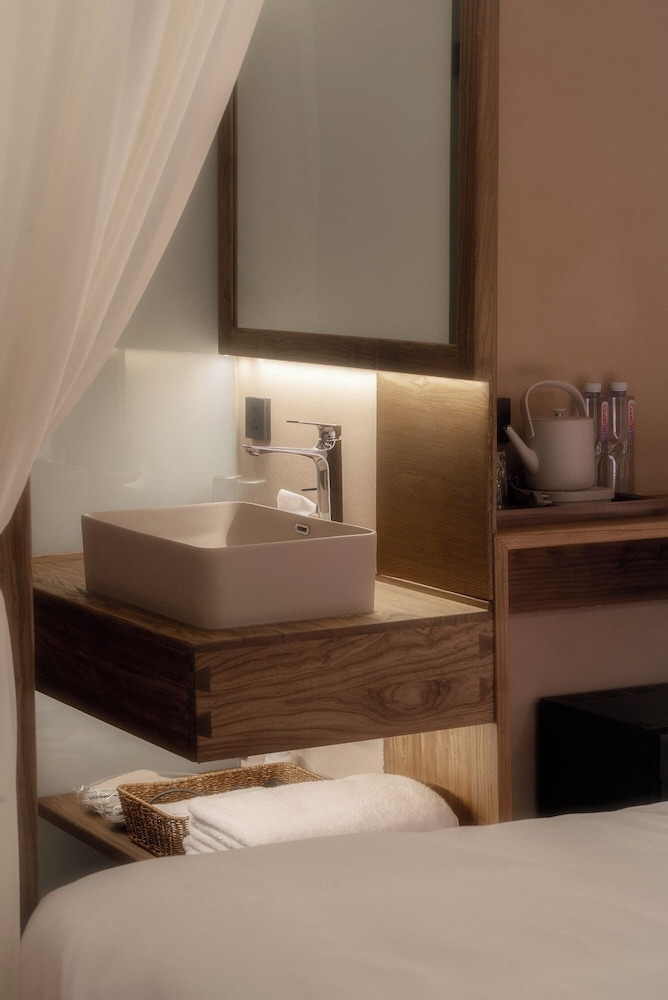 Shishe Spring Designer Homestay