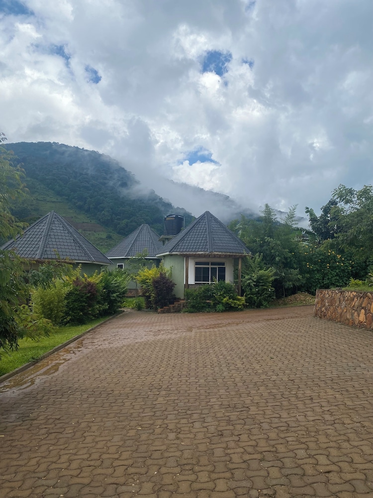Rafiki Safari Lodge Bwindi