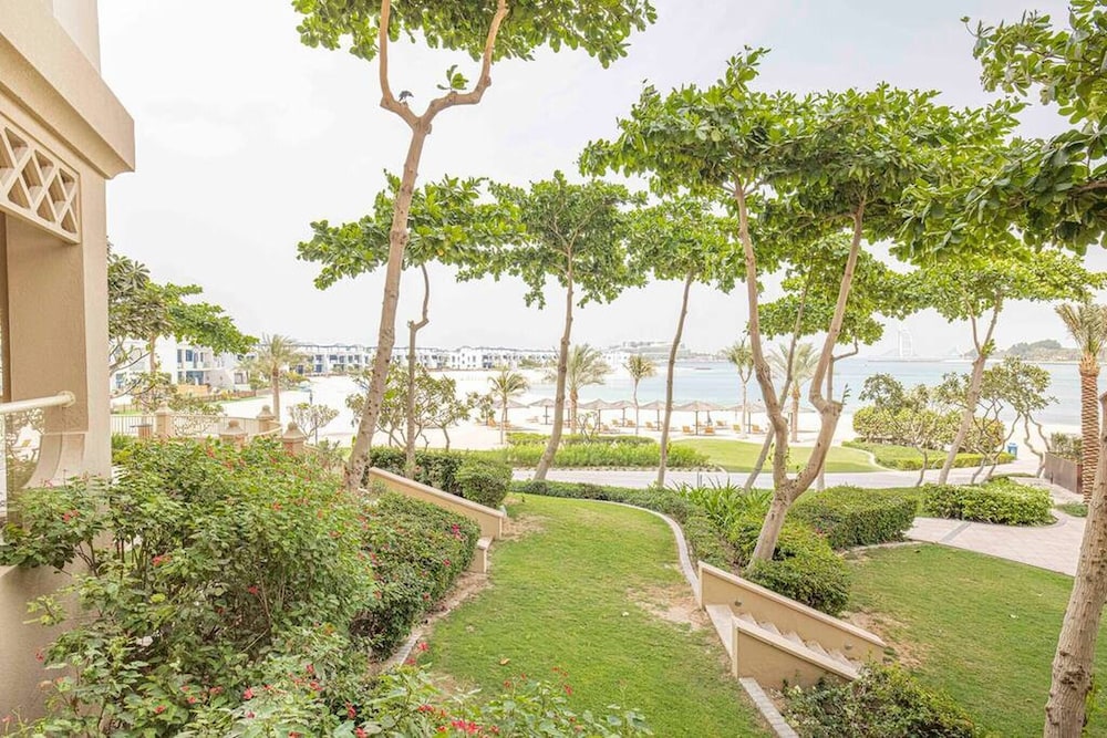 Palm Jumeirah 2 Br M - Full Sea And Beach View