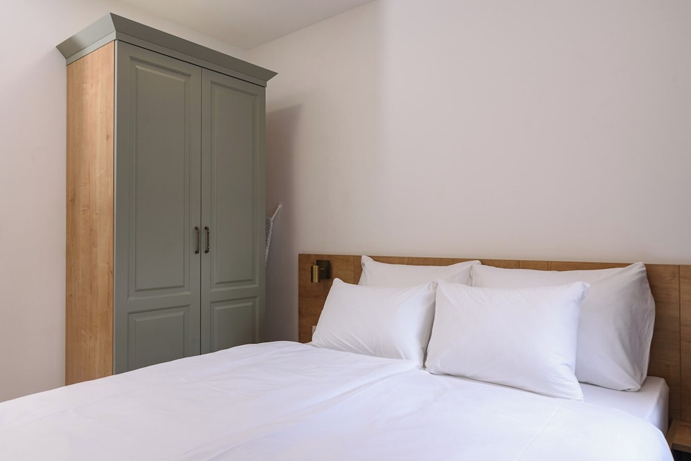 Oleander Center Suites