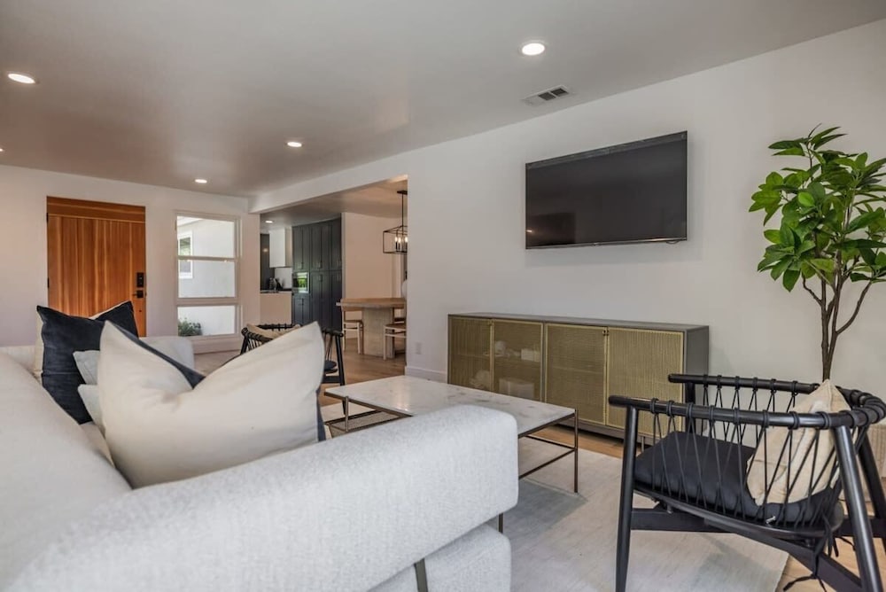 @ Marbella Lane - Cozy Modern Home w/ Relaxing Design & Pool