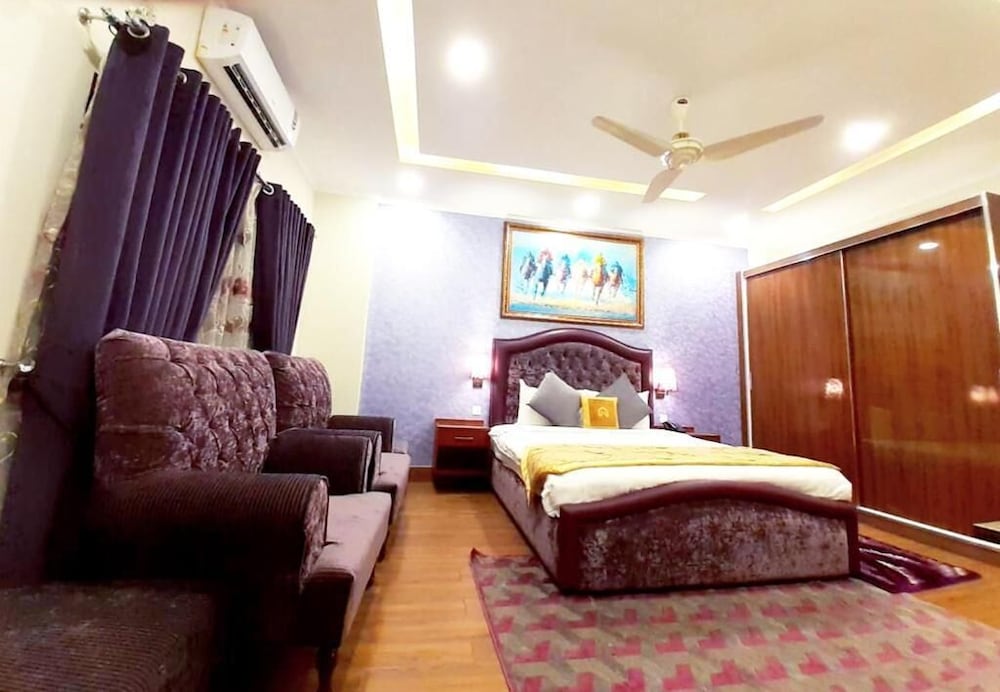 Alnoor Luxury Hotel Apartments view 4