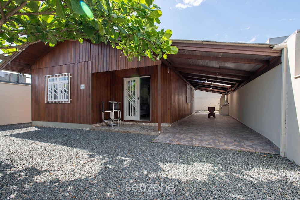 House w/ Barbecue 600 m From the Beach Nus0636