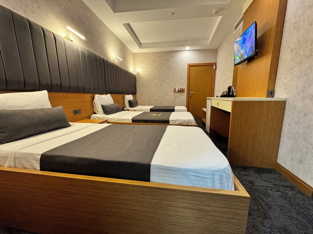 E5 Park Hotel - Image 6