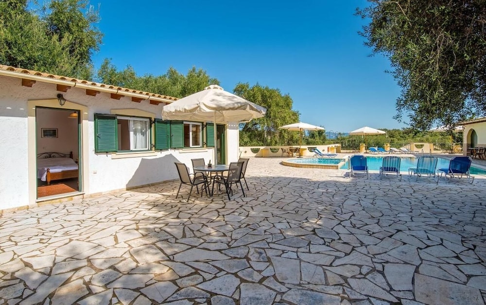 Olympia Paxos Apartment