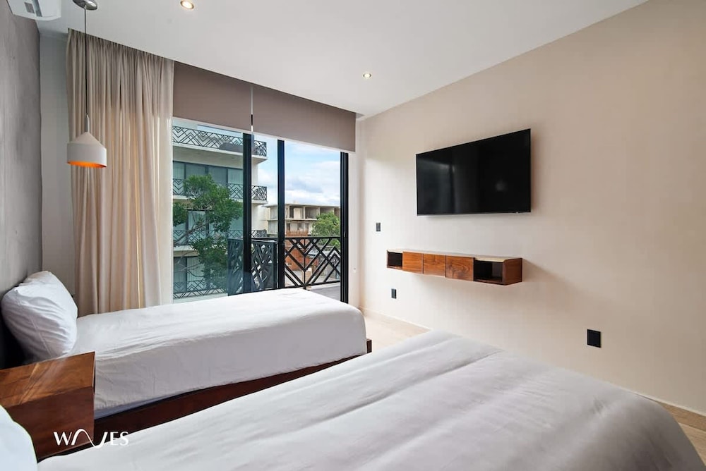 2 BR Apartment With Spacious Loft Close From Beach Zone