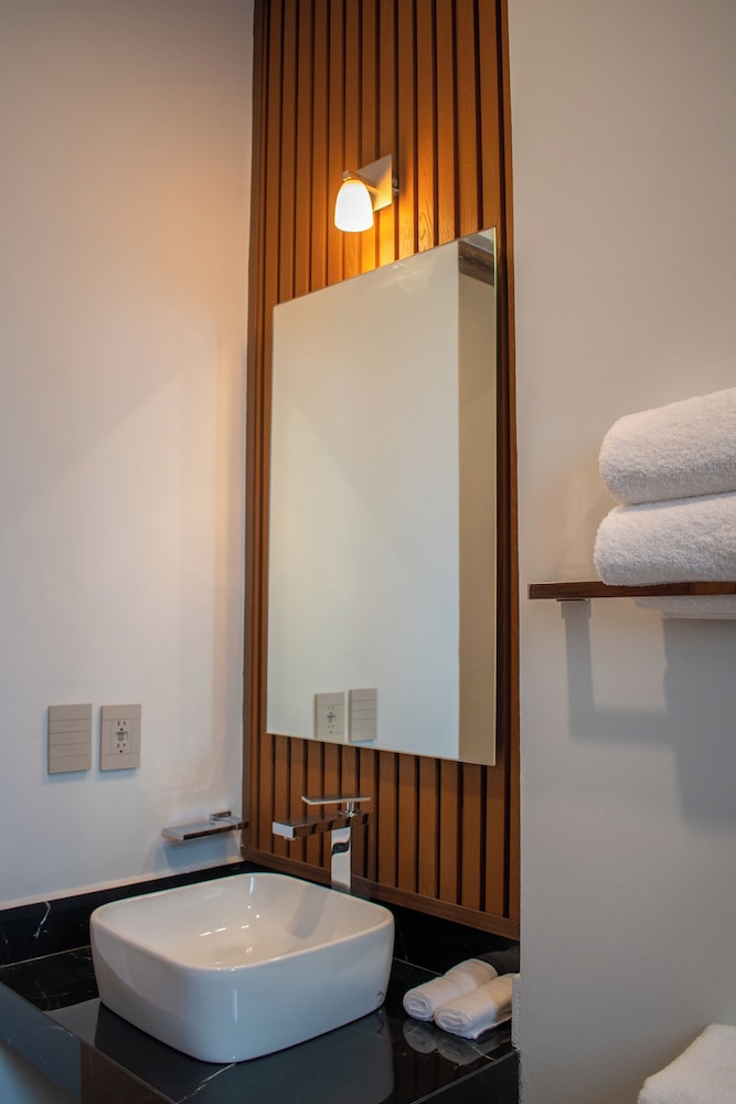 EOS Suites