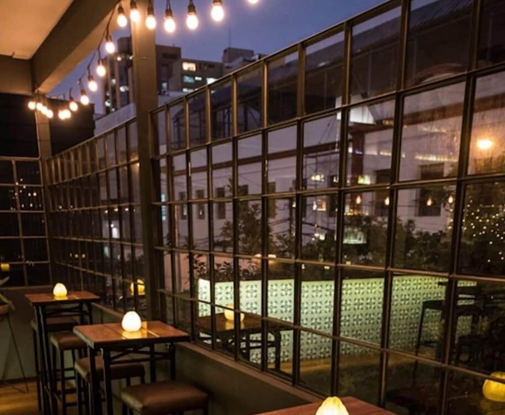 Redibuk - Luxury duplex 1BR Miraflores
