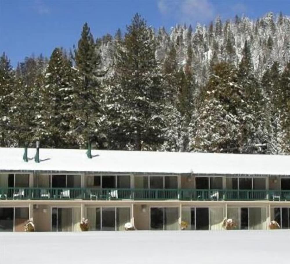 Hotel Tahoe Sands Resort - Image 1