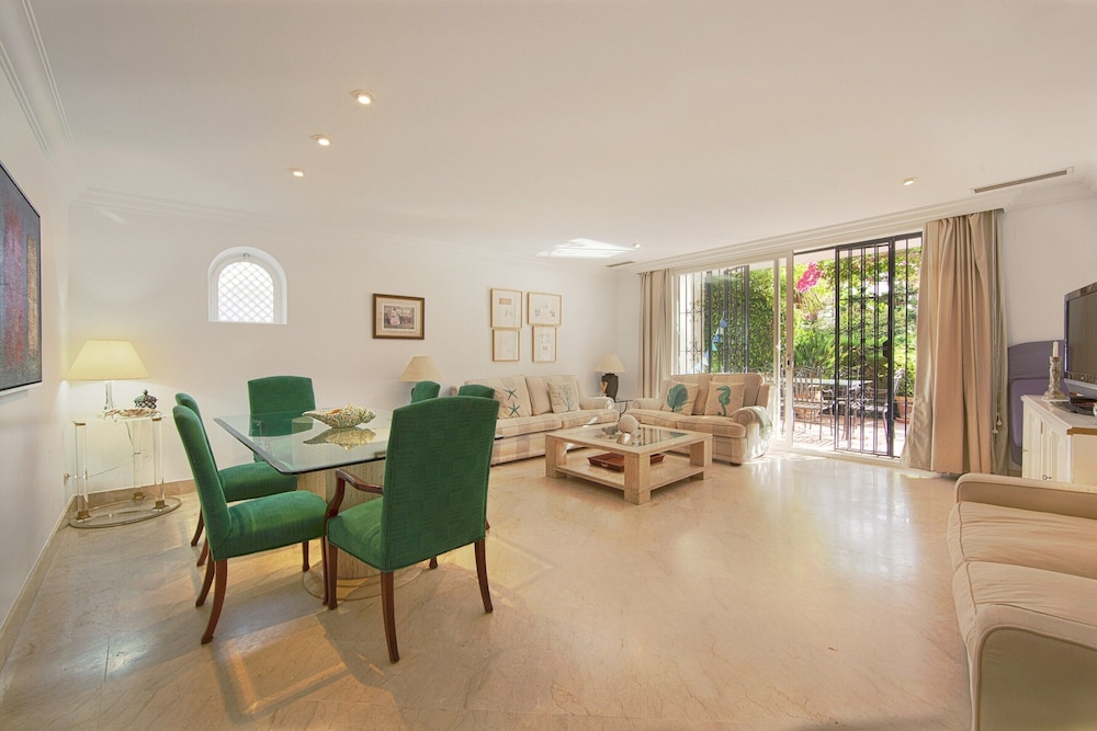 Apartment in Marbella Near the Beach