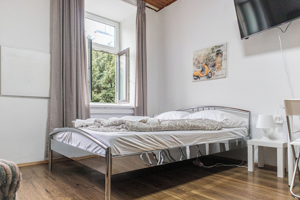 1BR Apt by Danube Millennium Mall