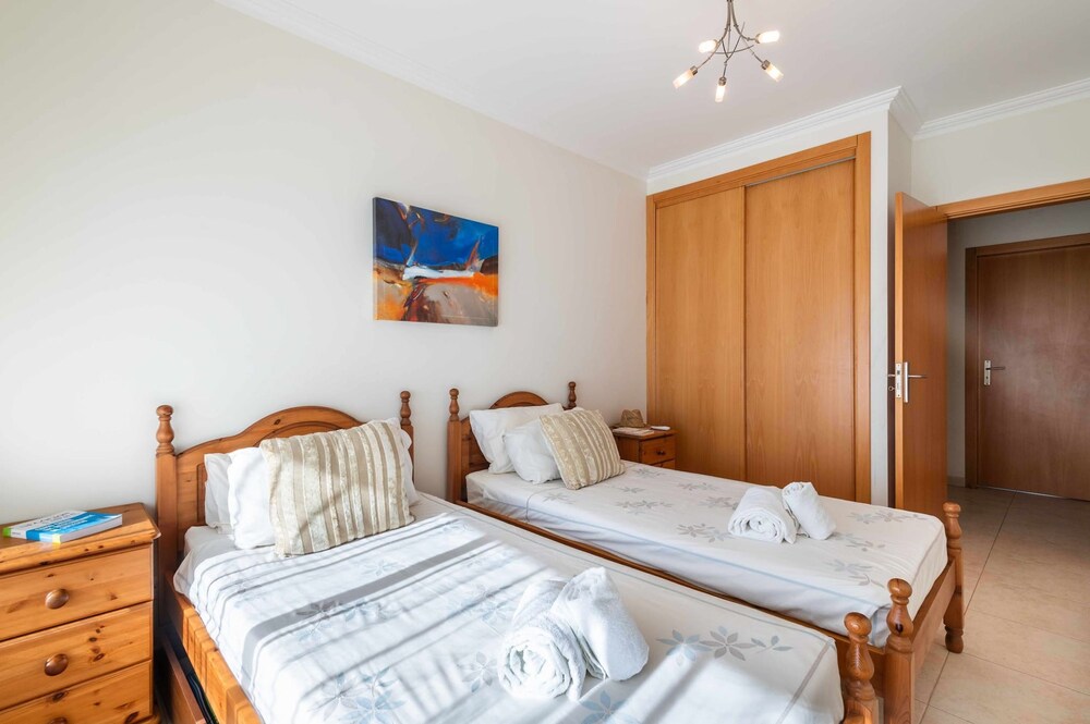 Balaia Residence 2 Bedroom Penthouse With Pool