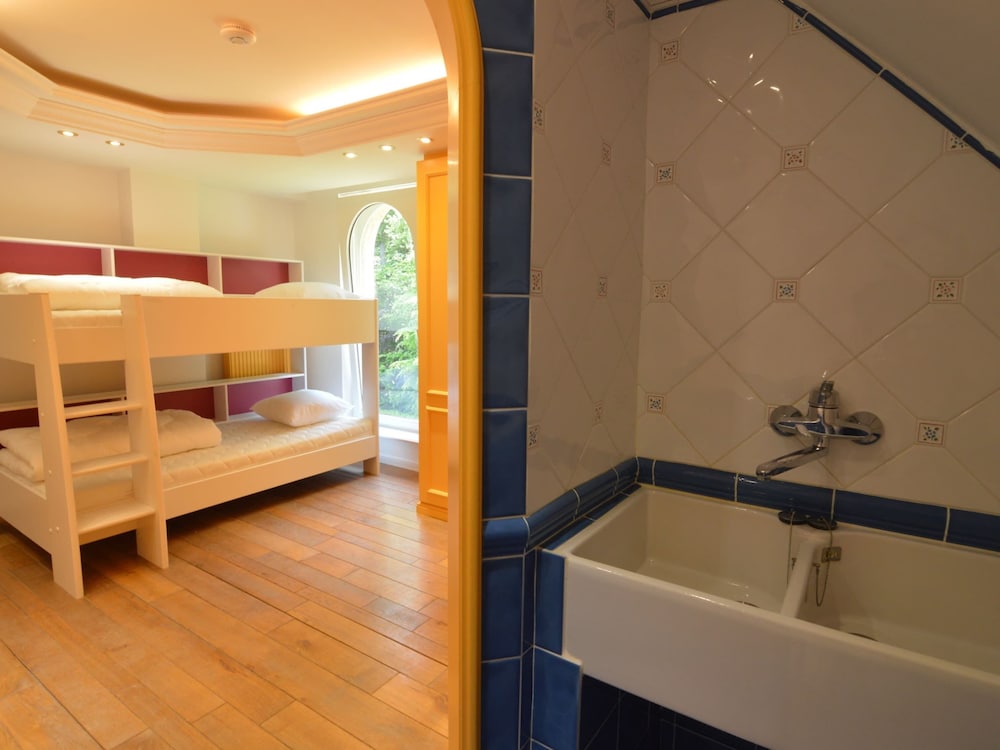 Luxurious Country House view 4