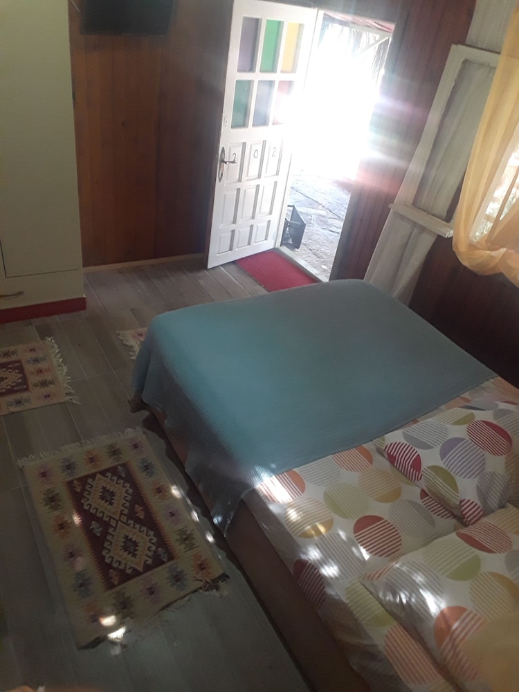 Side Tuana Garden Home