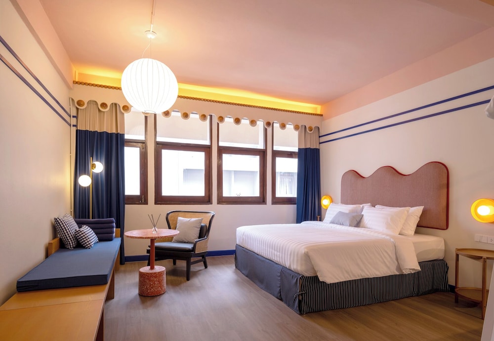 Blu Dock Restel Bangkok
